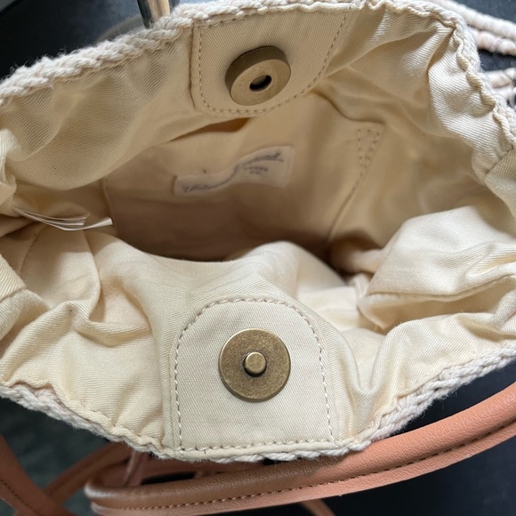 Crotchet small crossbody bag (NWOT) - Picture 4 of 4